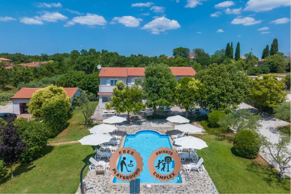Apartments Grota Poreč Exterior foto